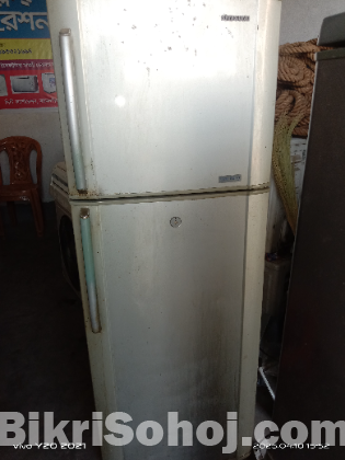 Samsung ফ্রিজ ১৭৬ লিটার নন ফ্রস্ট